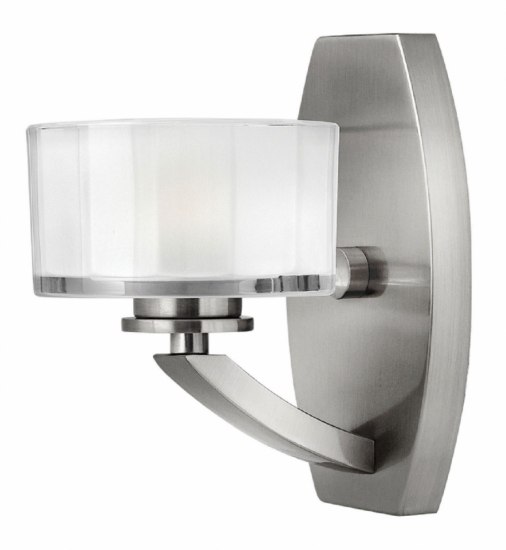 Foto para 4.5w Bath Meridian G9 LED Thick Faceted Clear Inside Etched Brushed Nickel Bath Sconce